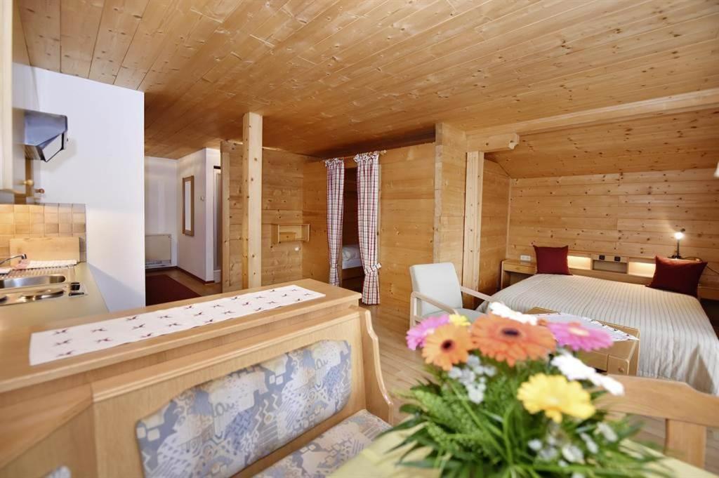 Berghof Gundalatsch Bed & Breakfast Gaschurn Dış mekan fotoğraf