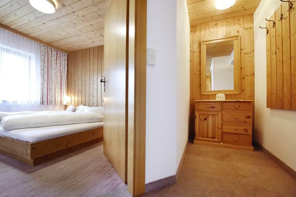 Berghof Gundalatsch Bed & Breakfast Gaschurn Dış mekan fotoğraf